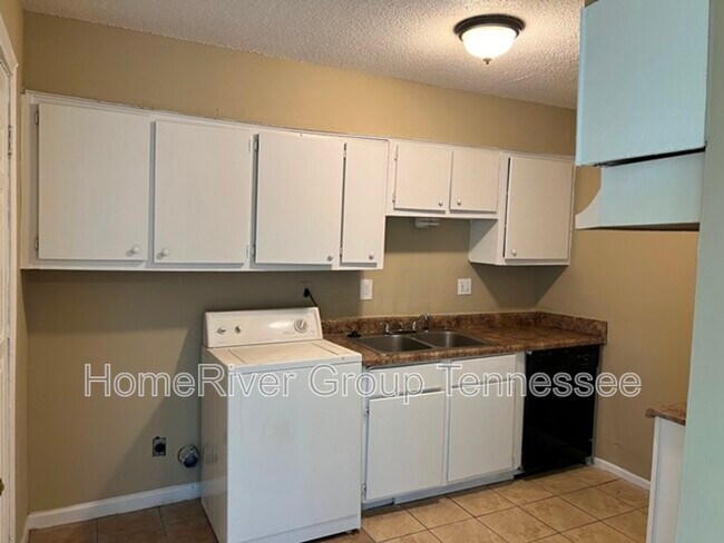 Building Photo - 3433 Barbwood Dr
