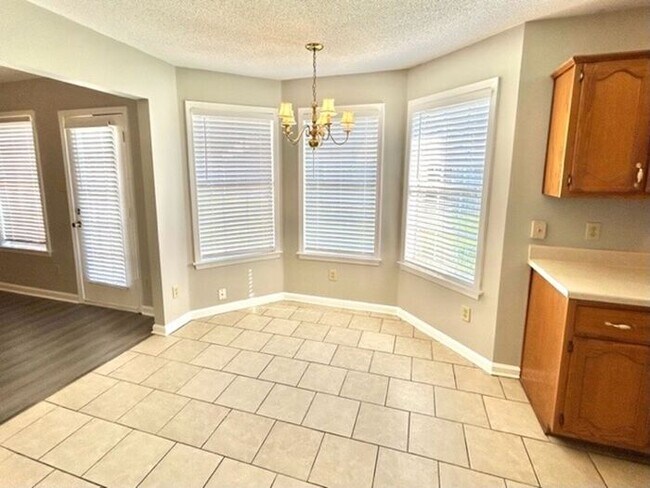 Building Photo - Cordova 3 Bedroom 2 Bath, Availalbe Now!