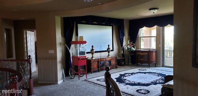 Building Photo - 6 br, 4.5 bath House - 3781 Monteverde Dr