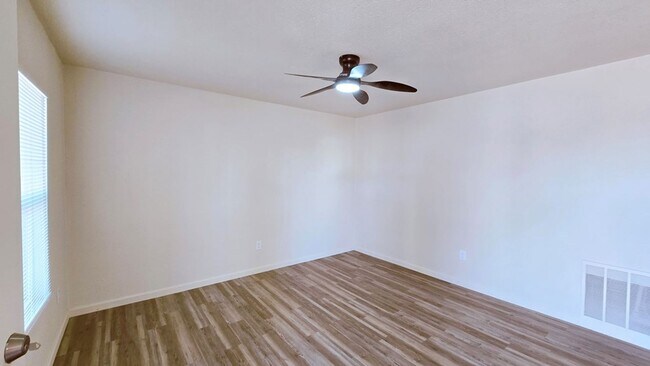 Foto del edificio - 2200 E California Ave