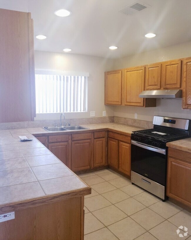 Building Photo - 6629 La Habra Ave