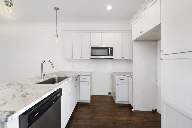 Building Photo - 921 Ashland Pl Dr