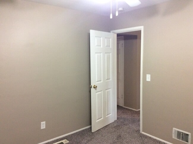 Building Photo - 9743 Woodmill Ln