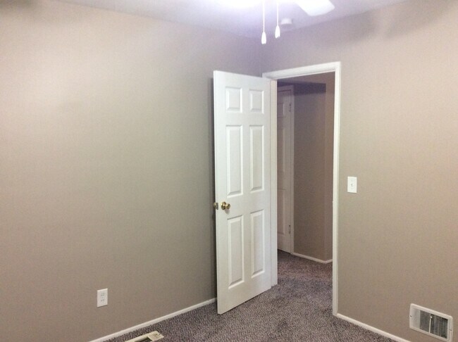 Foto del edificio - 9743 Woodmill Ln