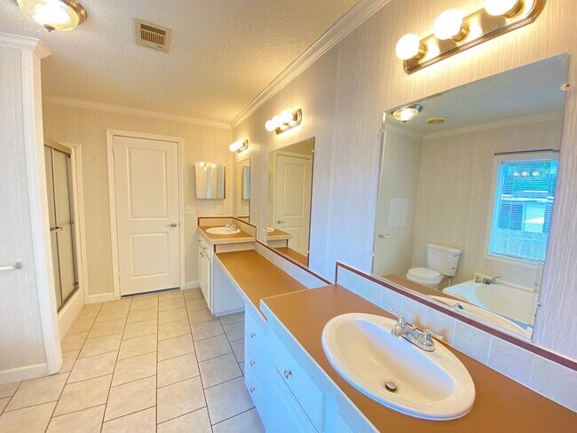 Foto del edificio - Charming 3 bedroom, 2 bathroom house in Ca...