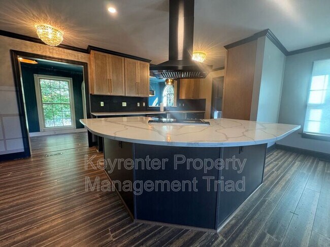 Foto del edificio - 7472 Middlestream Rd