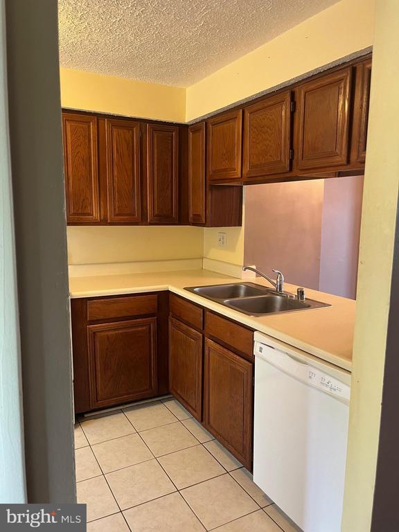 Foto del edificio - 126 Long Meadow Ct