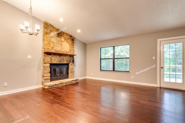 Building Photo - 8500 Olde Colony Trl