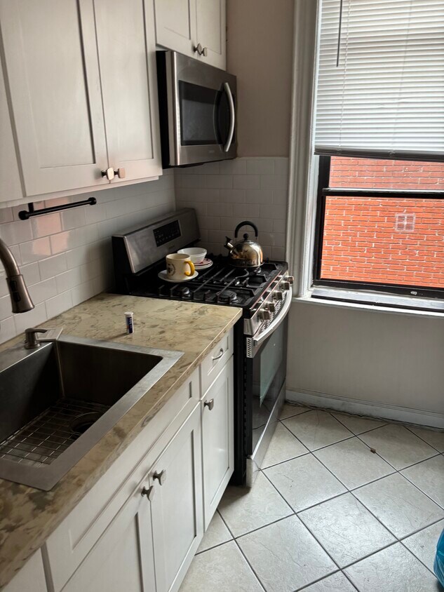 Kitchen - 916 Kings Hwy