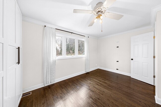 Foto del edificio - 127 Brookhill Rd