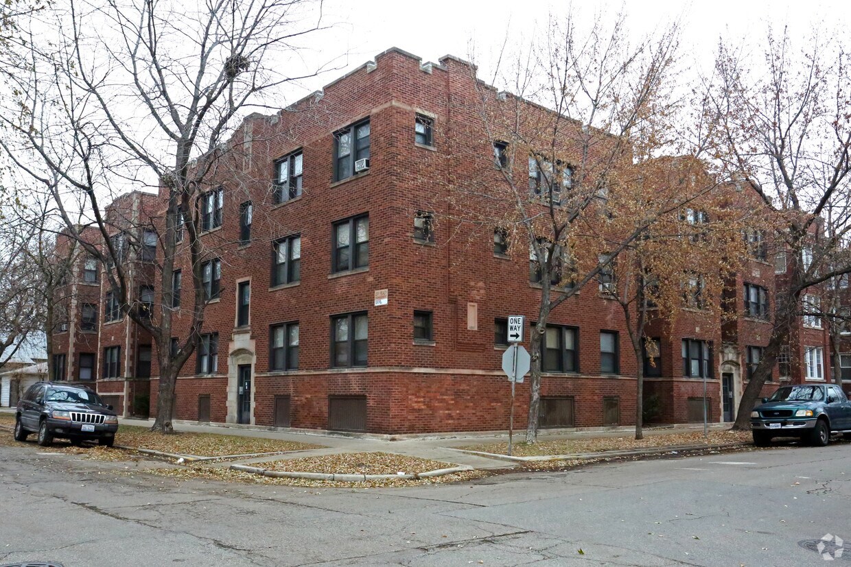 Primary Photo - 4439 N Central Park Ave