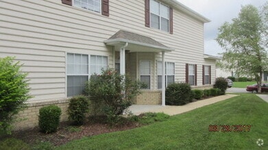 Building Photo - 213 Belmont Cir