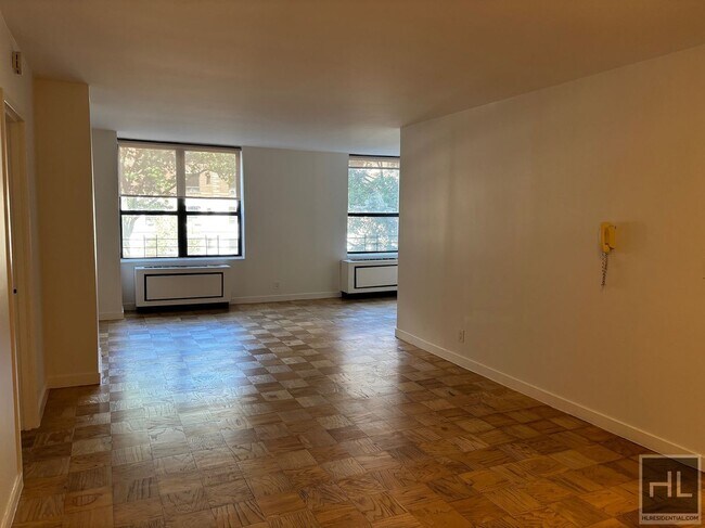 Building Photo - W 87th St