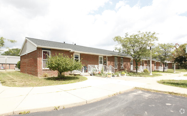 Foto del edificio - LaRoy Froh Townhouses