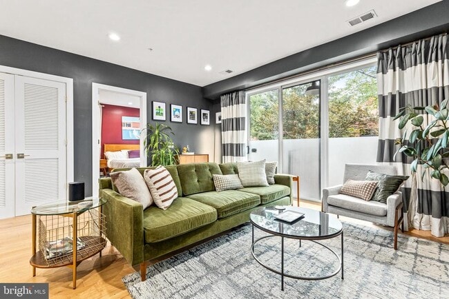 Foto del edificio - 2234 11th St NW