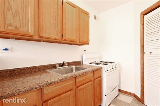 Building Photo - 6306 S Artesian Ave
