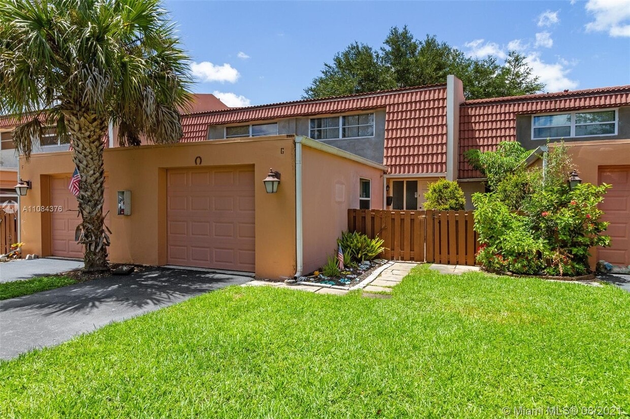 8605 35TH CT G Coral Springs Fl 33065 - 8605  35TH CT  G Coral Springs Fl 33065