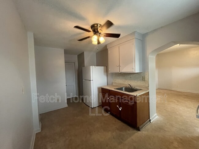 Building Photo - 412 New St