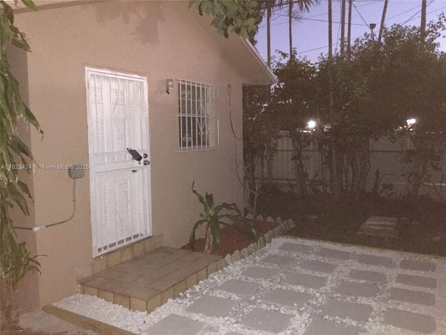 Foto del edificio - 4440 SW 1st St