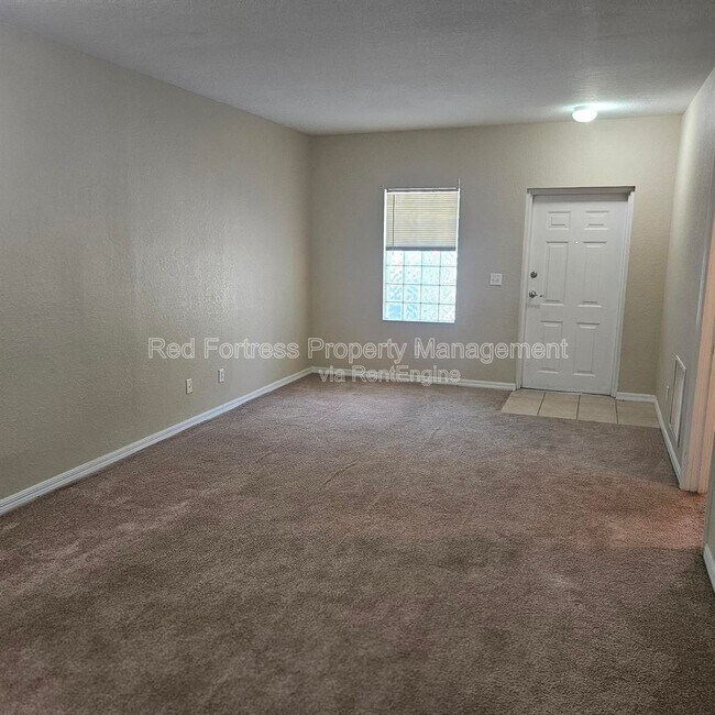 Foto del edificio - 8408 Bernwood Pl Dr