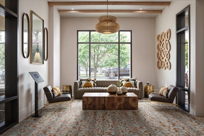 Building Photo - Link Apartments® Lake Park