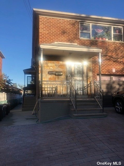 Primary Photo - 16-11 200th St