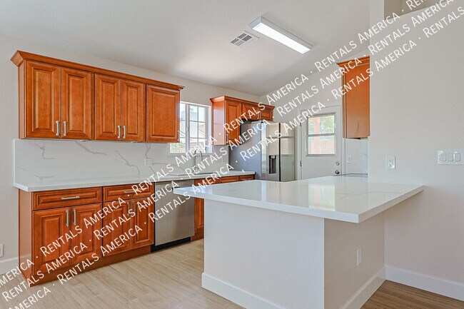 Building Photo - 10021 N 66th Ave