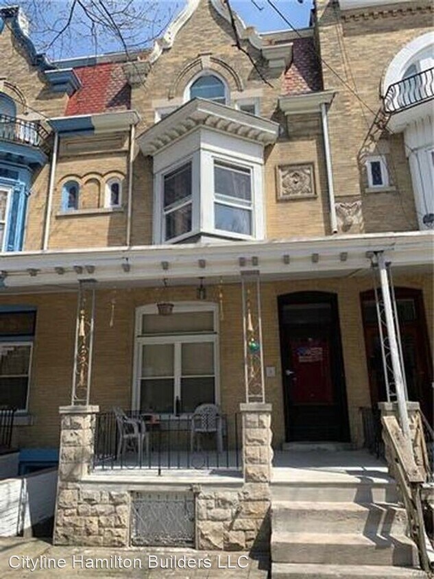 Primary Photo - 235 N 4th St
