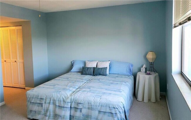 Foto del edificio - 919 Hillcrest Dr