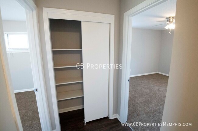 Foto del edificio - 8226 Whitehead Dr