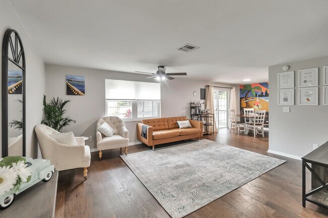 Building Photo - 12447 Mondragon Dr
