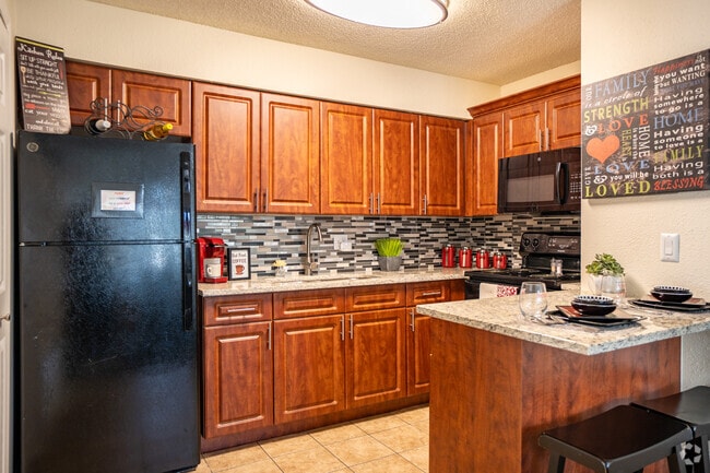 1BR, 1BA - 627SF - Kitchen - Winding Lane Apartments