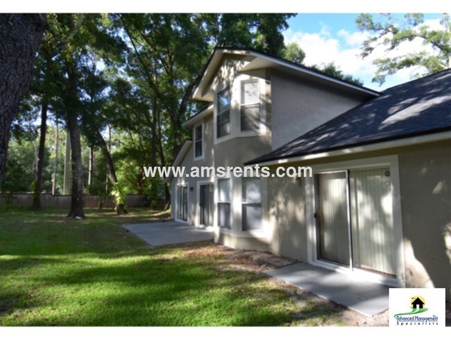 Building Photo - 1498 Deer Lake Cir