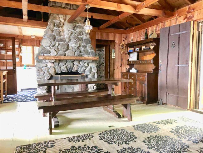 Building Photo - 116 Woodlands Rd