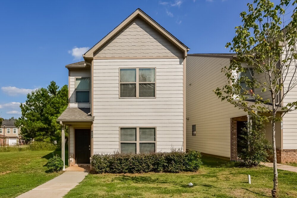 Foto principal - 6103 Ruth St SW