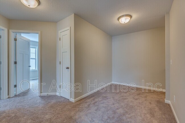 Foto del edificio - 12630 Pond View Rd