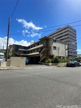 Building Photo - 1324 Heulu St