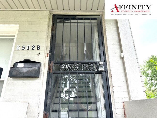 Building Photo - 2512 E 11th St