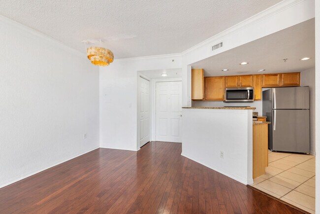 Building Photo - 1801 N Flagler Dr