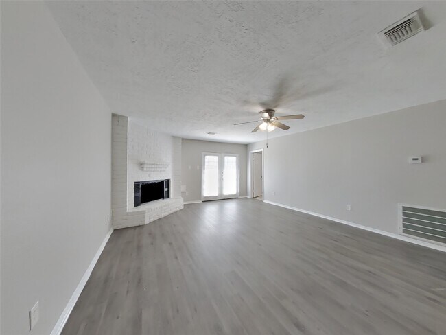 Foto del edificio - 20118 Misty Pines Dr