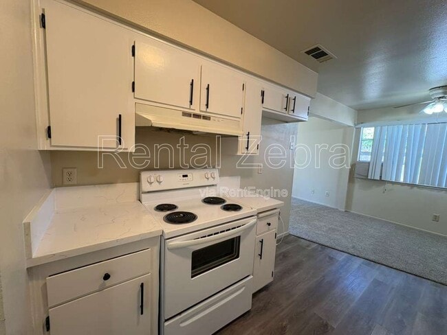Building Photo - 1836 Cheyenne Dr