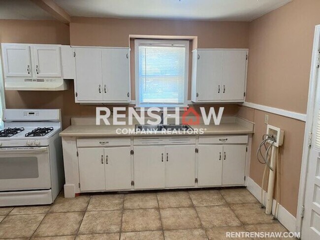 Foto del edificio - Classic 3/1 In Berclair Now Available For ...