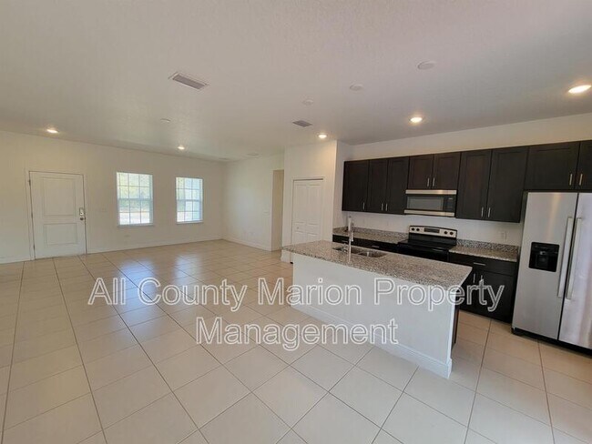 Foto del edificio - 405 Marion Oaks Ln