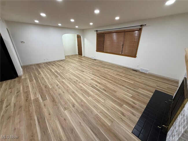 Foto del edificio - 230 E 21st St