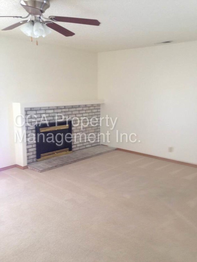 Building Photo - 6748 Rinconada Dr