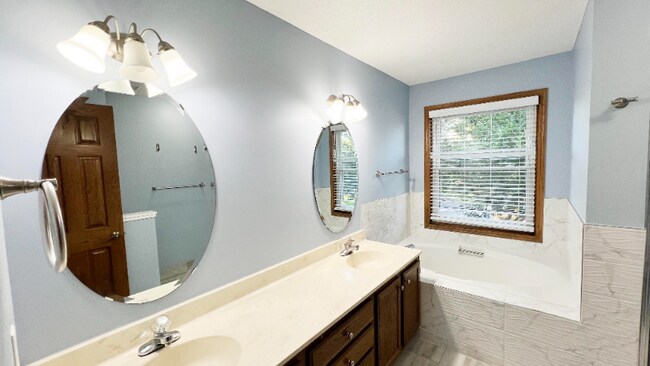 Foto del edificio - 13679 Essex Ct