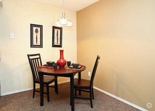 Dining Area - Summit on the Lake in Fort Worth TX