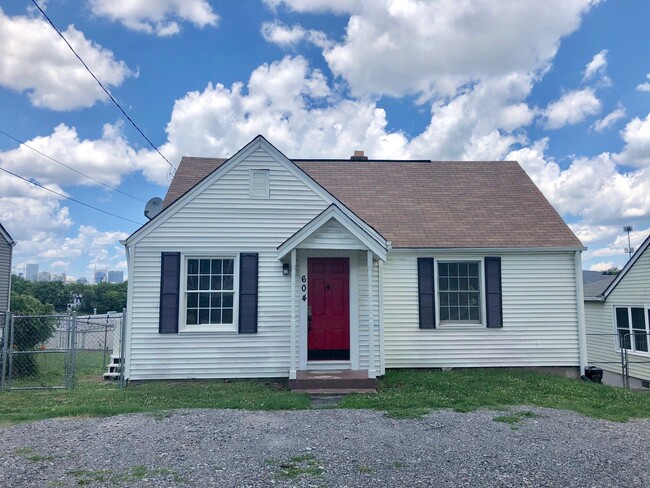Building Photo - 604 Hamilton Ave