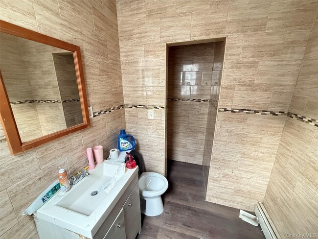 Building Photo - 211-57 Jamaica Ave