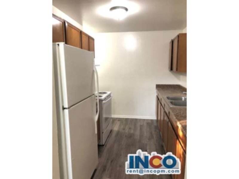 Foto principal - Comfortable 2bd 1 bath Condo near Sloan's ...
